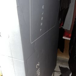 Tesla Powerwall 2 And Tesla Gateway 2