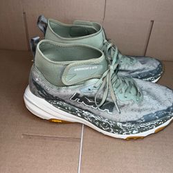 HOKA One One Speedgoat 6 Mid Goretex Mens 12D Shoes Sea Moss Oat Milk Hiking