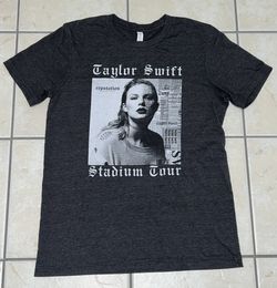 Taylor Swift Reputation Stadium Tour 2018 Tshirt MEDIUM