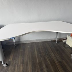 Desk - Office Desk With Adjustable Height 