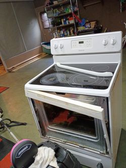 Frigidaire Stove/Oven