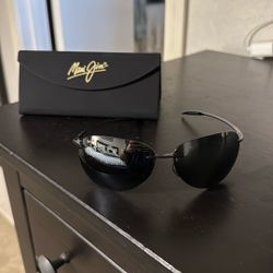 Maui Jim Aviator Sunglasses****
