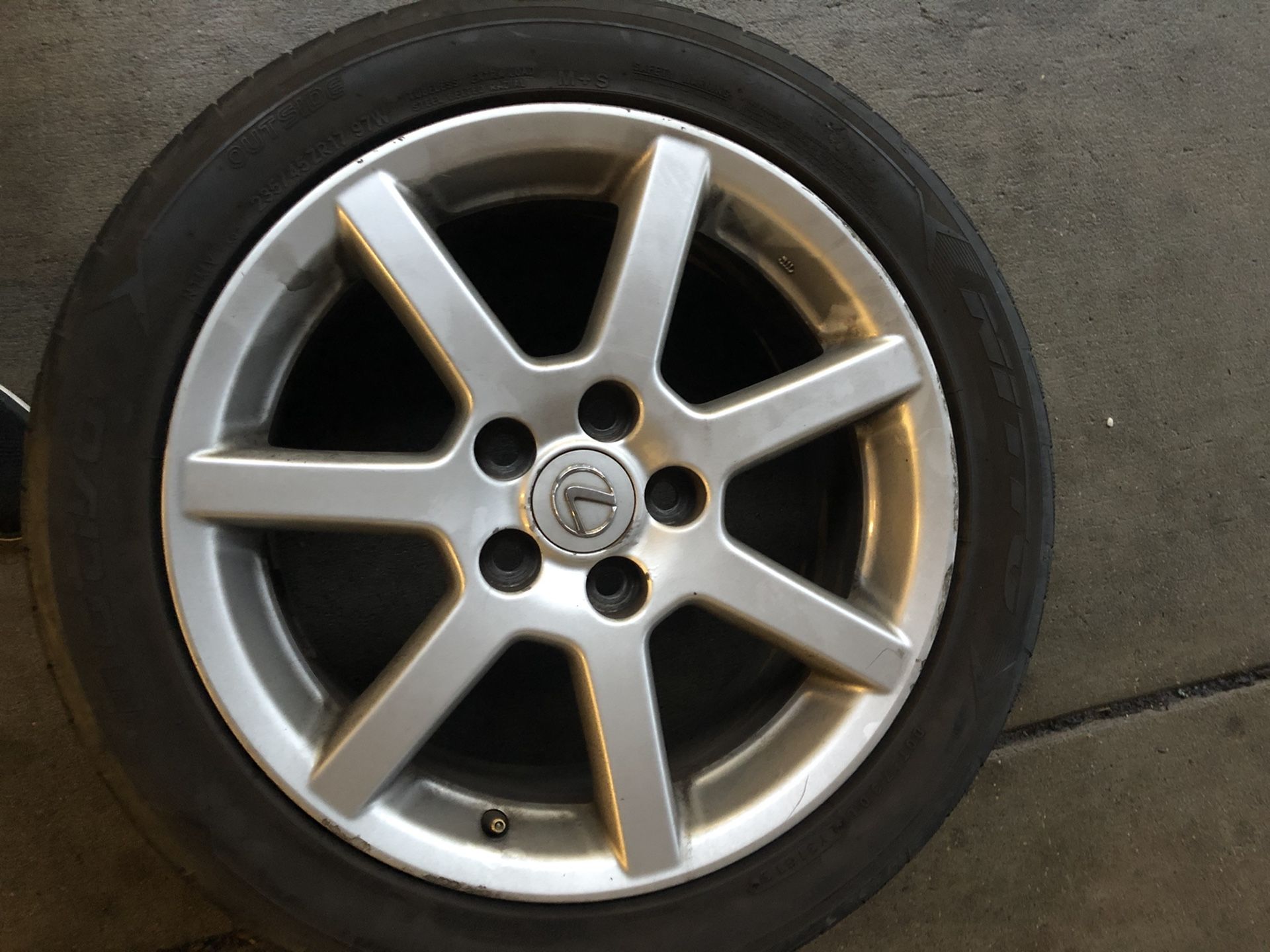 Lexus wheels 235/45/17