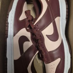 NEW NIKE DUNK LOW