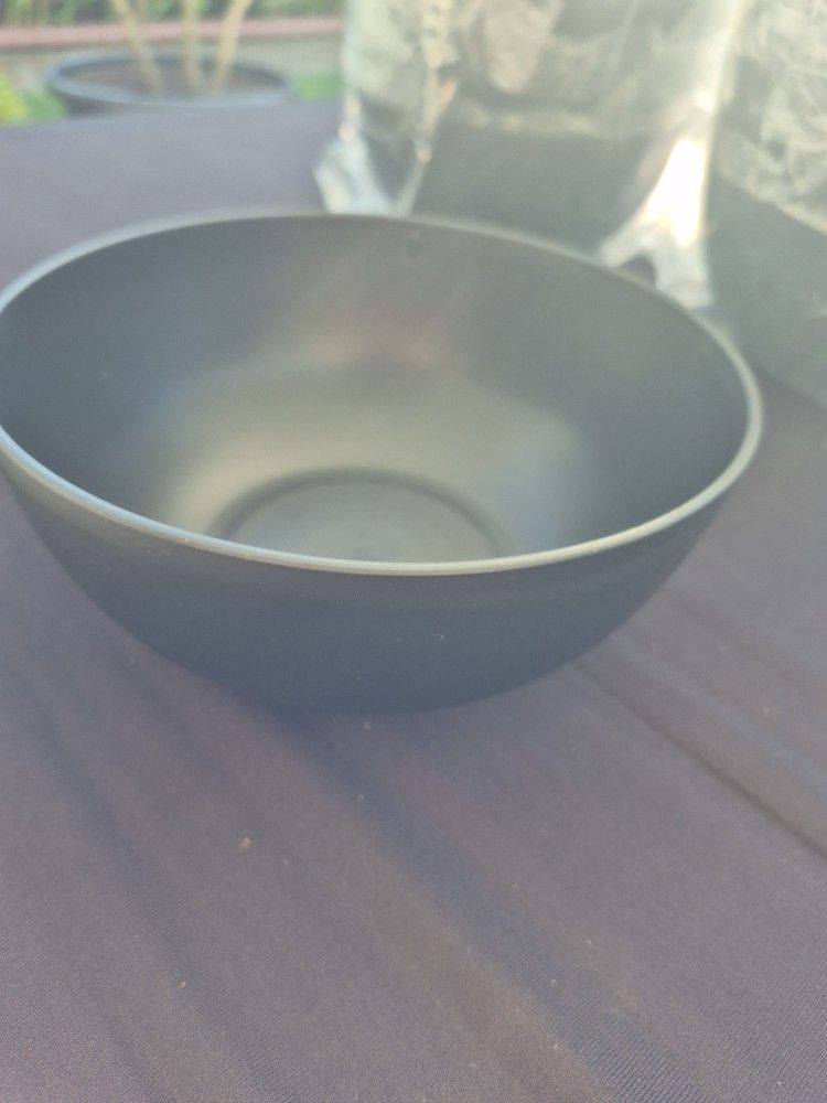 24 Black Plastic Bowls-new