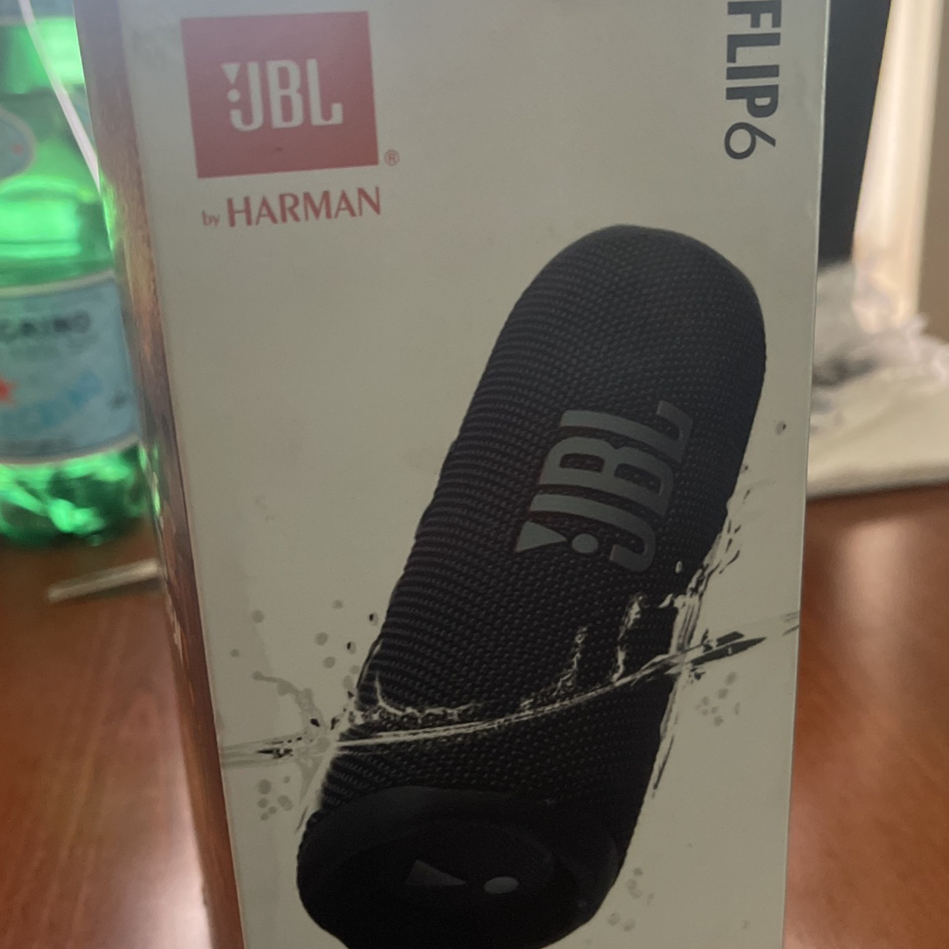 JBL FLIP 6 WIRELESS  SPEAKER.