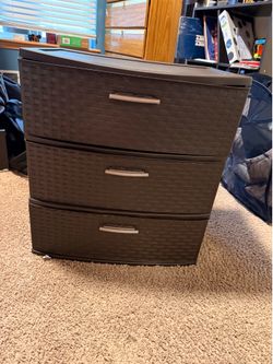 3 drawer chest