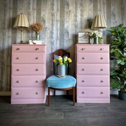 🌺 Newly Refinished Two Tall Dressers / Details Below/ I Can Deliver 