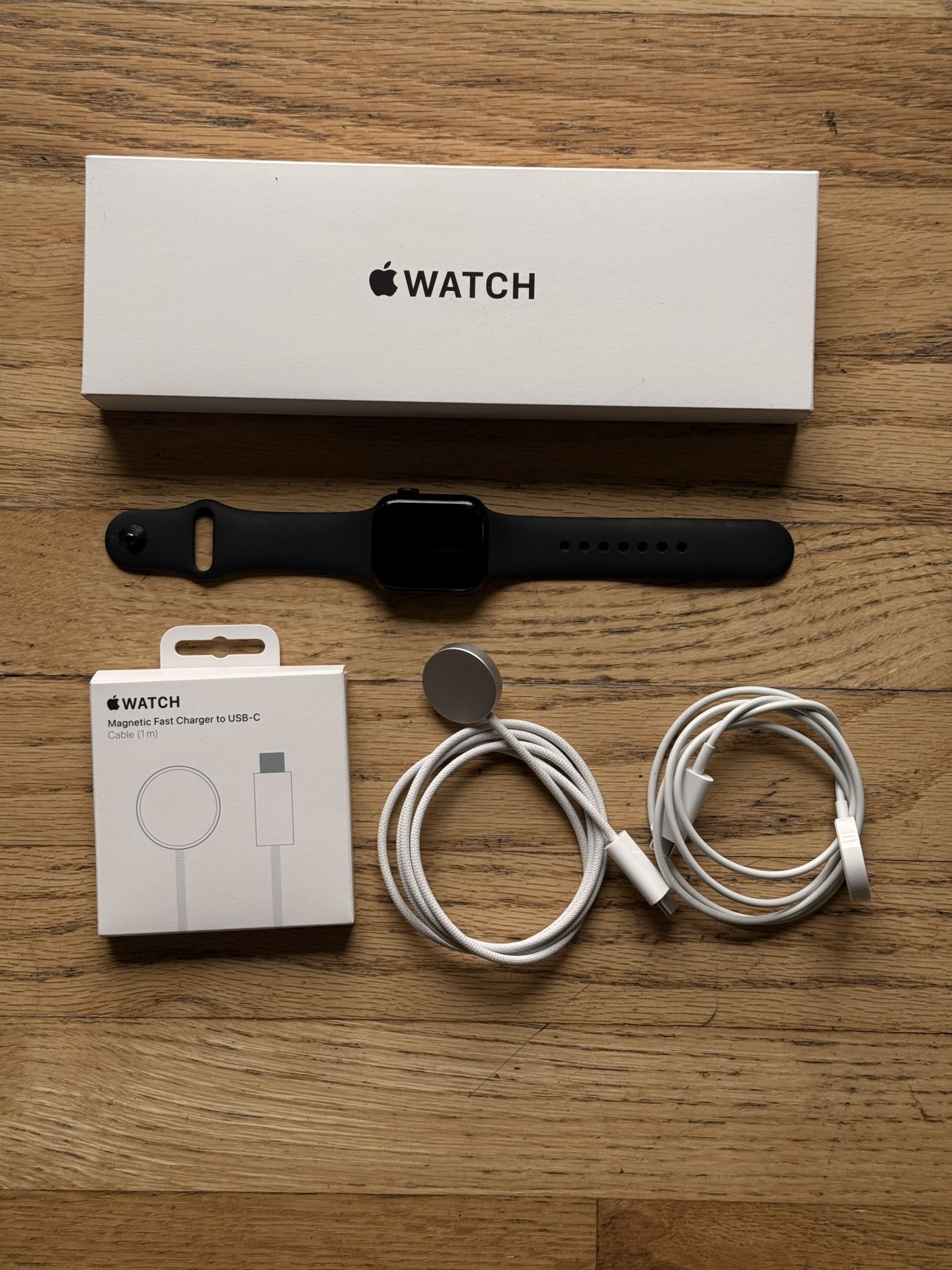 Apple Watch SE Gen 2 40mm Watch with 2 MagSafe chargers