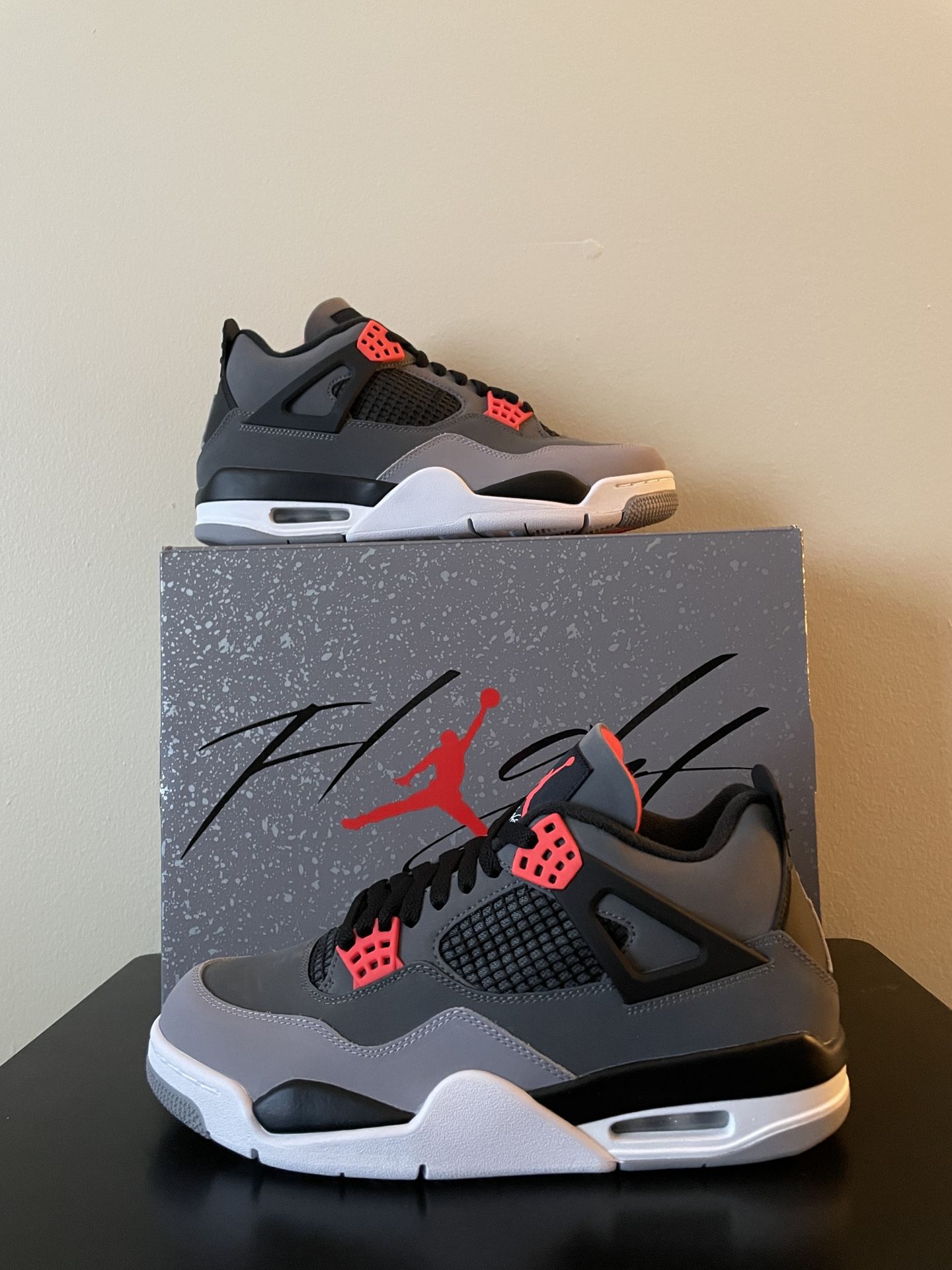 JORDAN 4 INFRARED Size 9.5 Men