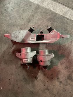 16-23 Camaro ZL1 From A 2022 Motor And Tranny Mounts Excellent.