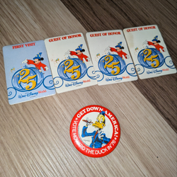 VOTE HOWARD THE DUCK pin (1976, MarvelMania Mail Order) Bernie Wrightson Bundle