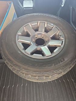 17-inch OEM Toyota alloy wheel paired with a Cooper Discoverer A/T tire.
Thats what AI told me, I know nothing about this wheel.
Obo.