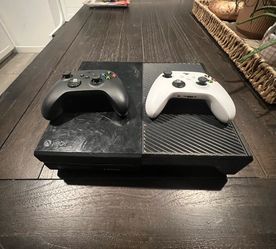 Xbox one with controllers