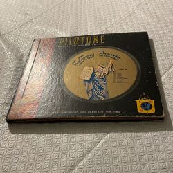 Pilotone Vinyl Light Nonbreakable Records. Hebrew Chants. Album 127.