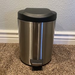 Small Stainless Steel Step Slow Close Trash Can 1.5 Gallon