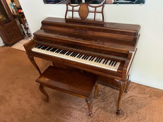 Winter & Company Upright Piano with Matching Storage Bench – Needs Tuning