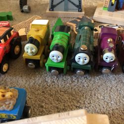 Thomas The Train: Trains, Tracks, Tunnel & More