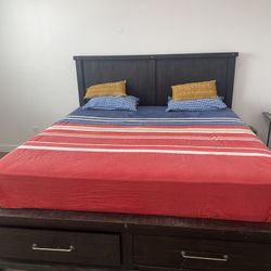 King Size Bed With Mattress Coming With ample Room For Storage 