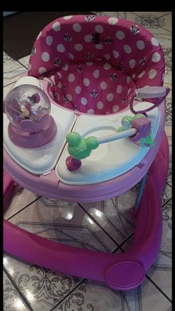 Andadera MINNIE 💜 BUENAS CONDICIONES !¡ 20 DLLS