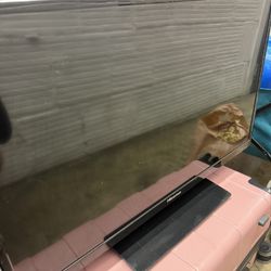 Hisense 32” Flat-Screen TV + Remote — Works Great — HDMI Ready