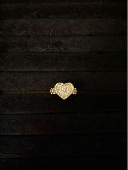 Gold Heart W Stones Ring