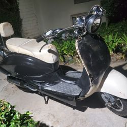 Puma Elvis 150 Scooter
