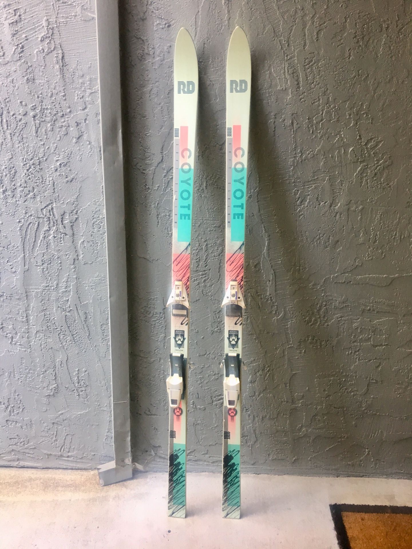 VINTAGE “RD” RESEARCH DYNAMICS COYOTE SKIS WITH SALOMON BINDINGS