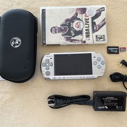 Psp 3001 Silver w/ 7000+ Games Saved In The 64GB Memory Card