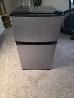 Arctic King Mini Fridge