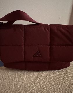 Cartera Sport Vino tinto.