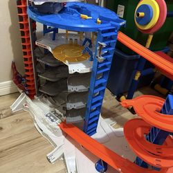 Hot wheels super ultimate garage