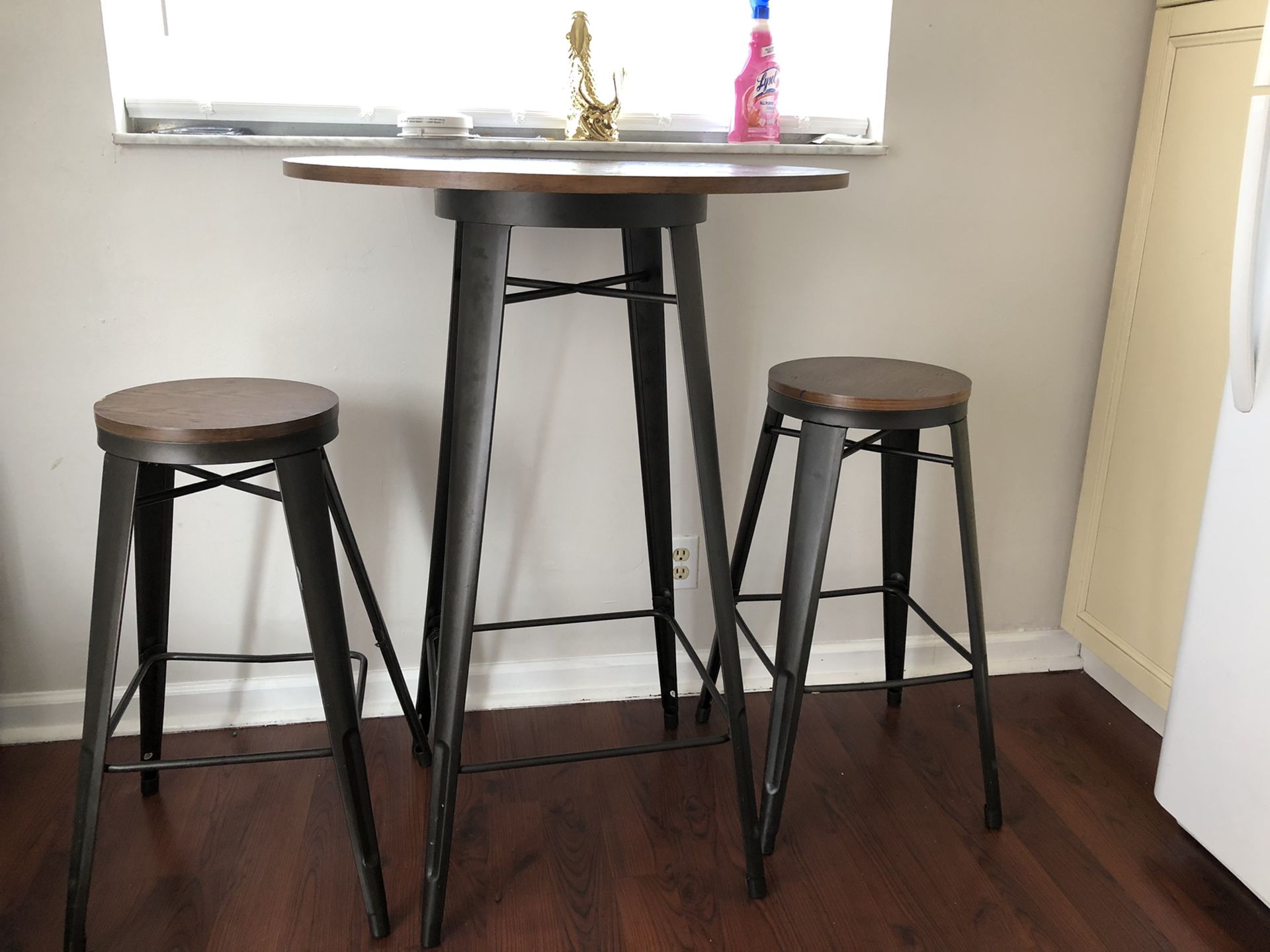 Kitchen Table w/ Chairs