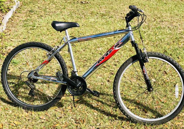 mongoose mgx mountain bike