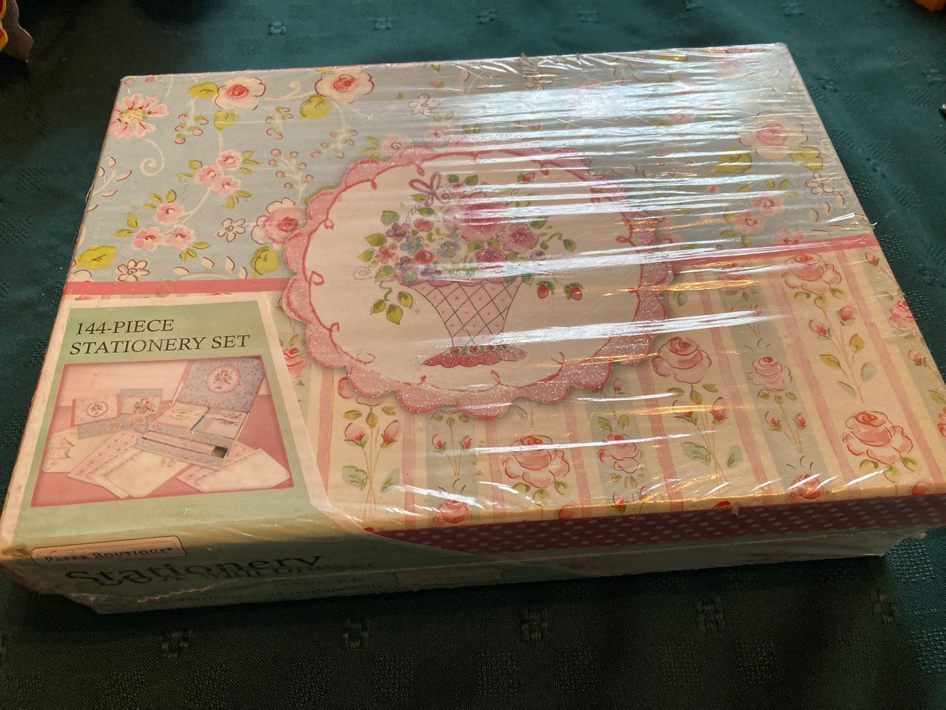 Paper Boutique 144 Piece Stationary Set