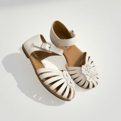 size 10c closed toe sandals worn for a while