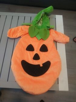 Infant pumpkin costume