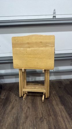 Set of 4 tray tables