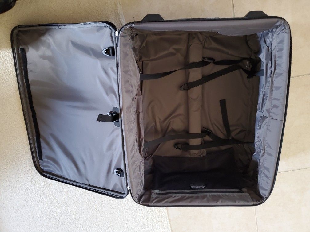 Victorinox Werks 27 Upright Suitcase