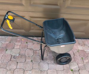 Expert Gardener 66 Lbs Broadcast Spreader