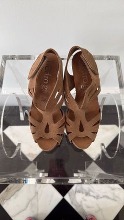 Pedro Garcia light brown suede platform sandal size 35