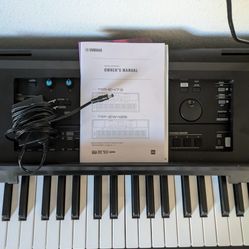Like-new Yamaha PSR-E473 61-key  Keyboard 