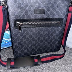 GUCCI MESSENGER BAG