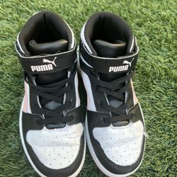 Pink N Black Pumas 