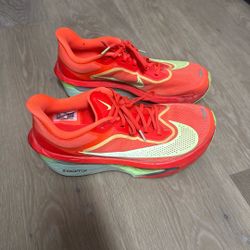 NIKE ZOOMFLY 6