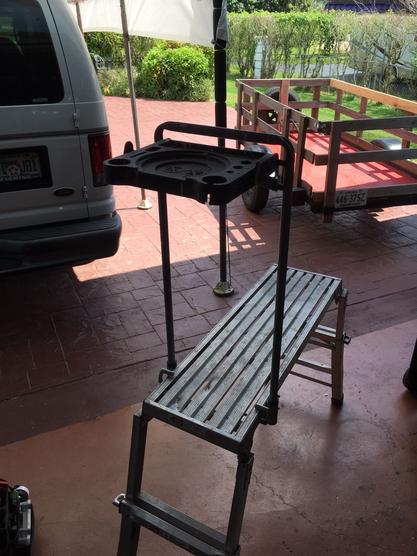 Removeable Working Platform Adjustable height work platform with collapsing or removable tray for ...