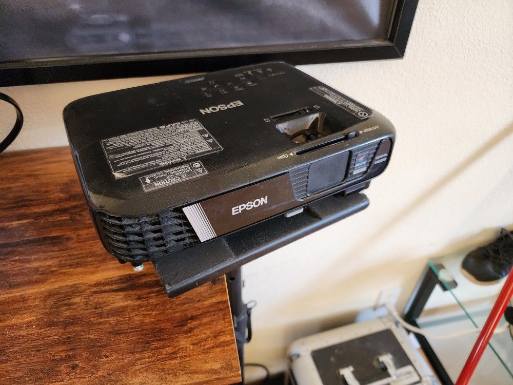 Projector Epson LIKE NEW