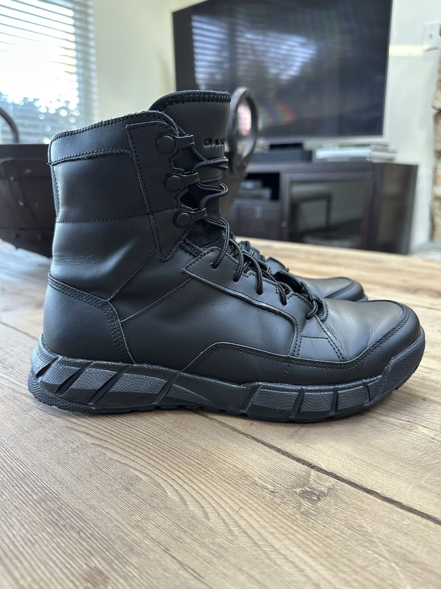 Like New Oakley SI Leather Tactical Military Field Light “Assault” Combat Boots Size Men’s 6.5 Ladies 8