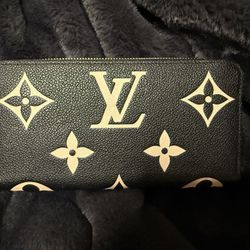 Louis Vuitton Zippy Wallet 