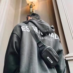 Men’s Essentials Sling Bag In Dark Slate/Stretch Limo/Black